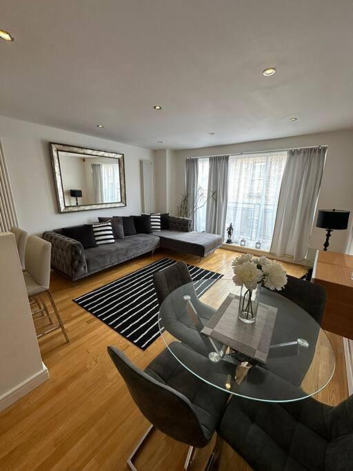 شقة Two Br Flat 5 Mins Walk From London Eye G96 المظهر الخارجي الصورة